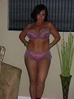 naked Lowell women looking for dates